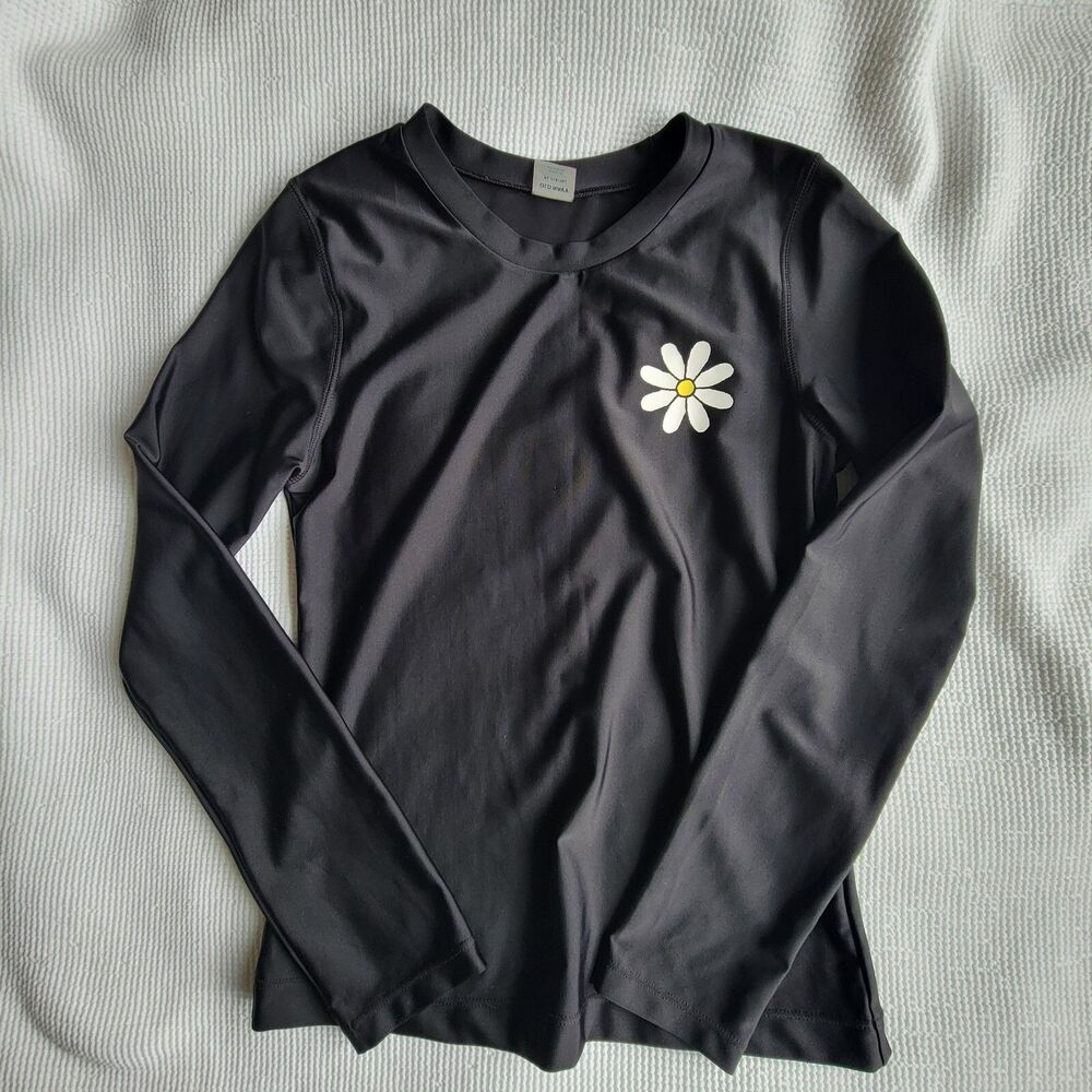 OLD NAVY Black Long Sleeve Rashguard Girls XL/14-16 Daisy Swim Athletic Graphic